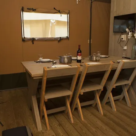 Glamping De Boshoek Aldeamento Turístico *