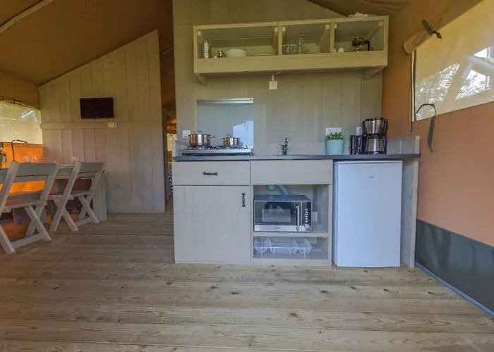 Glamping De Boshoek 假日公园